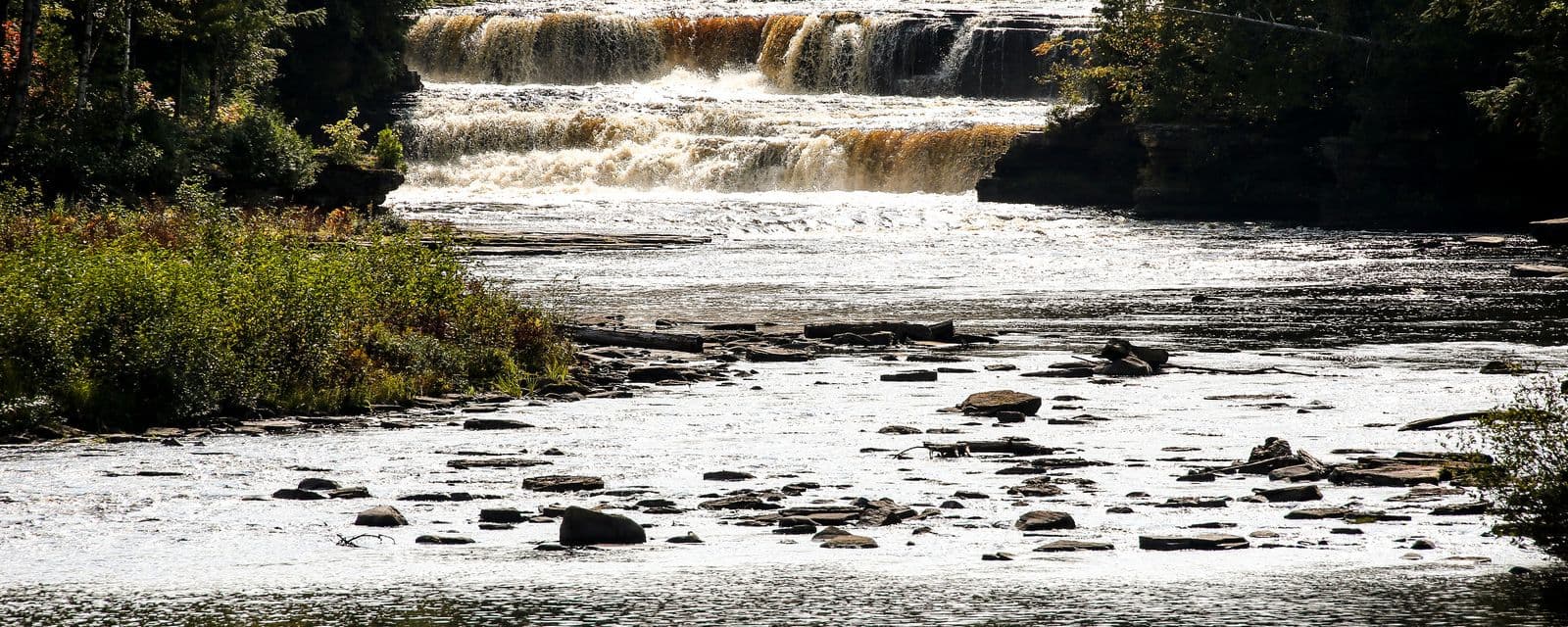 Tahquamenon Falls Upper Falls seen head-on from the viewing platform