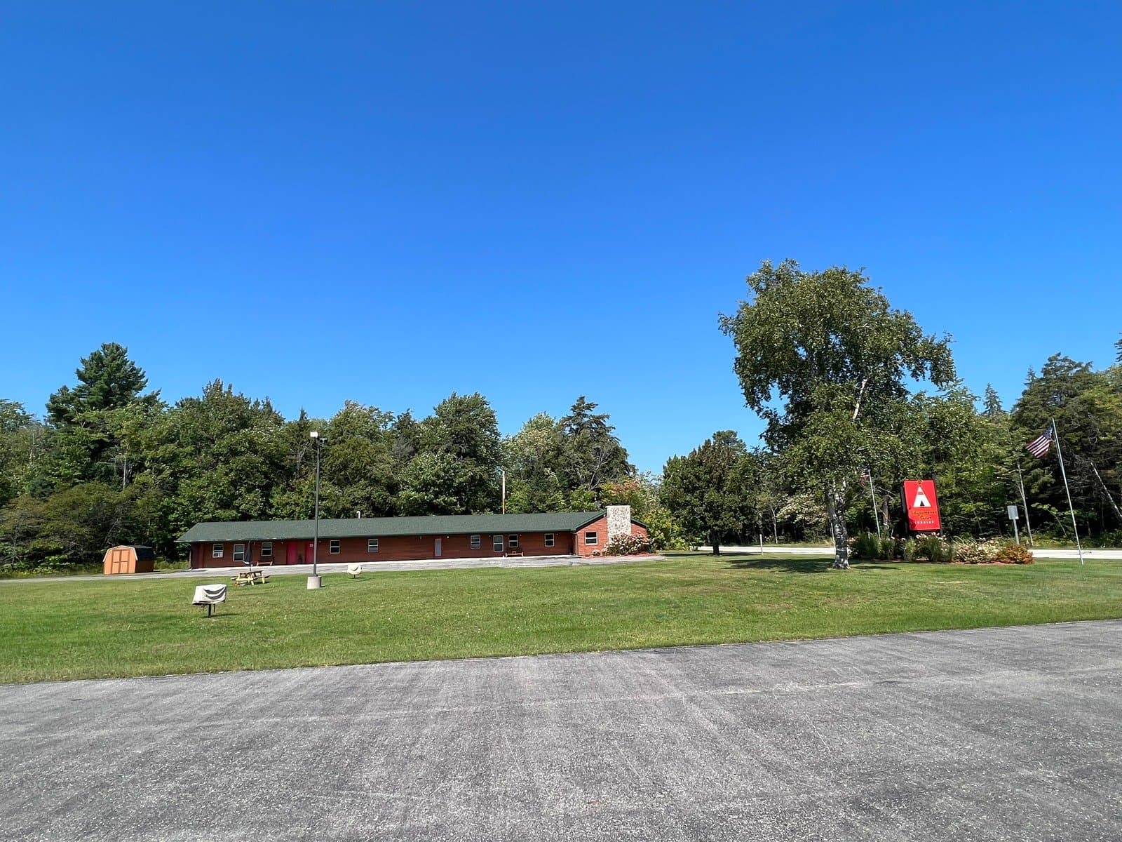 Tahquamenon Suites property grounds